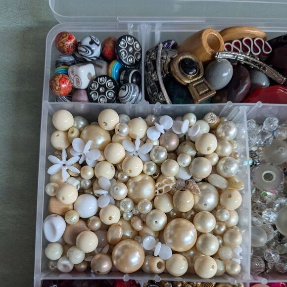 Vintage Now Bulk Jewelry Bead Lot Untested 200+ Mix and Match Glass Wood Stone - Picture 3 of 7